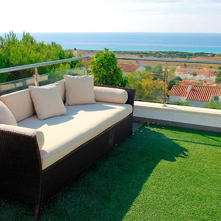 V196 Brisas Villa *