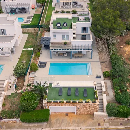 V196 Brisas Villa